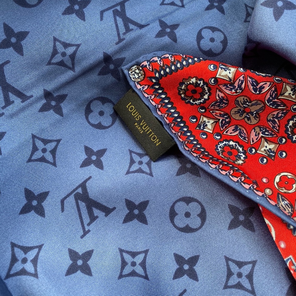 New Louis Vuitton Oversize Scarf Monogram Giant Blue Red Silk Wrap - Picture 7 of 16